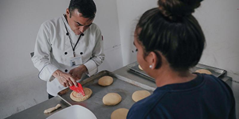 Adolescente beneficiada por el programa Vida Independiente