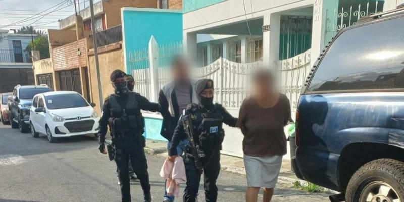 Pareja detenida por agentes de la SGAIA sindicados de lavado de dinero