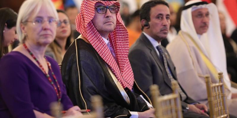 Embajadores de varios países