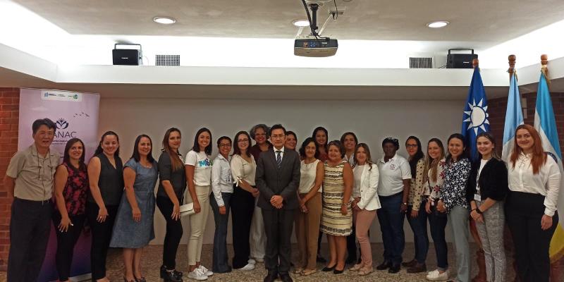 se continúan beneficiando a empresarias y emprendedoras con el Proyecto CANAC