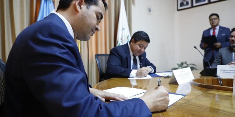 MARN firma convenio de cooperación con el Colegio de Arquitectos