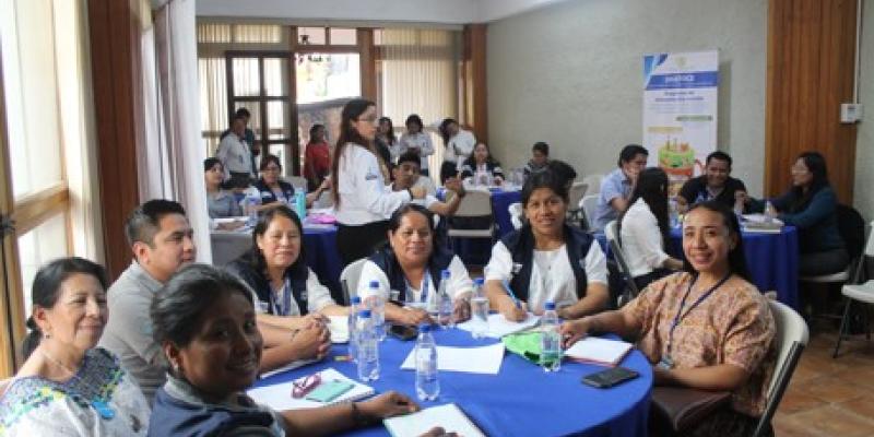 Digefoce capacita a personal del programa Acompáñame a Crecer