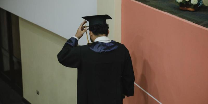 Los jóvenes tienen la oportunidad de buscar un empleo 