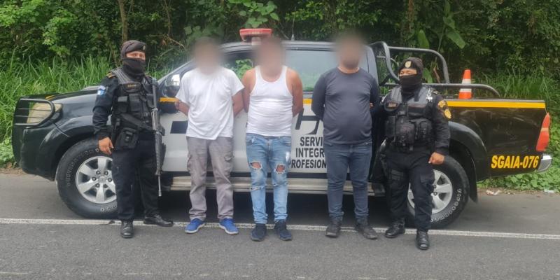 Capturan a presunto coyote por traslado de migrantes en Quetzaltenango