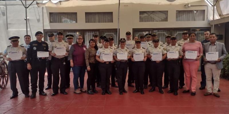 Capacitan a policías sobre Derechos Humanos en Niños y Adolescentes con Familia Privada de Libertad