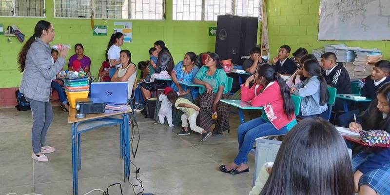 Talleres del MARN fomentan la gestión integral de residuos y desechos en Salamá