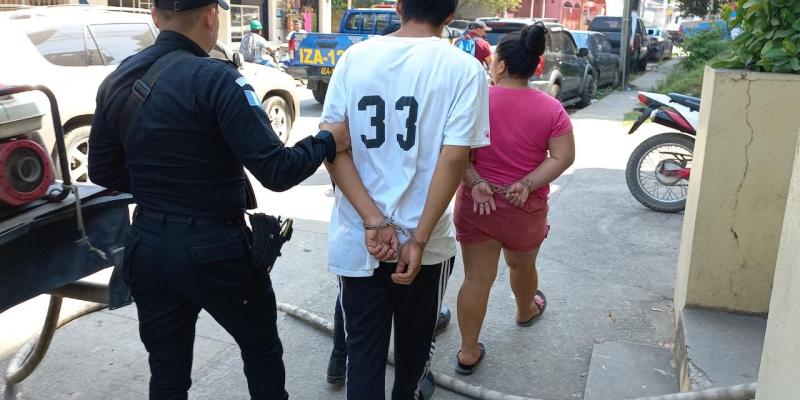 Pandilleros capturados cuando trasladaban armas y drogas en Izabal