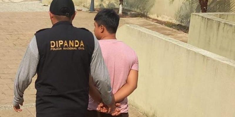 Dipanda captura a tres personas y notifica a un reo por extorsión