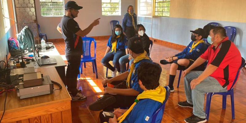 Radio Aficionados del mundo celebran su día.