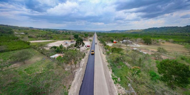  mejoramiento de la carretera CA-13 Puerta del Cielo, Melchor de Mencos, Petén.