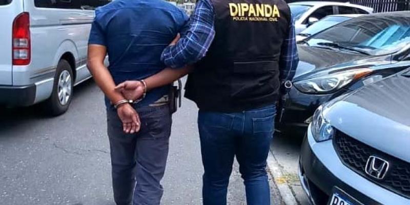 Aprehenden a dos personas en Antigua Guatemala y en la ciudad capital