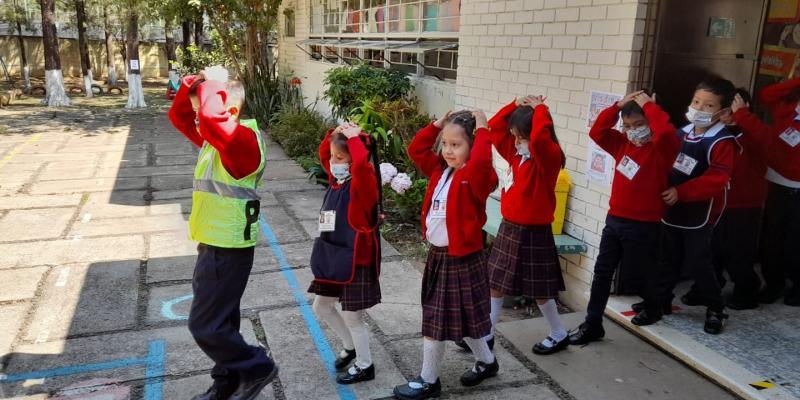 Ministerio de Educación realiza primer simulacro nacional de evacuación por terremoto