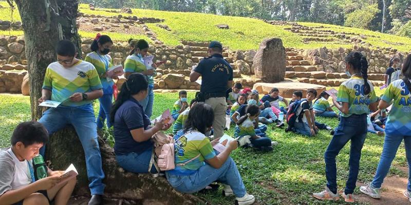 Policía de Turismo capacita a estudiantes para prevenir el acoso escolar