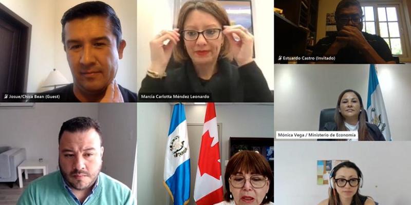 Algunos de los participantes en el seminario.