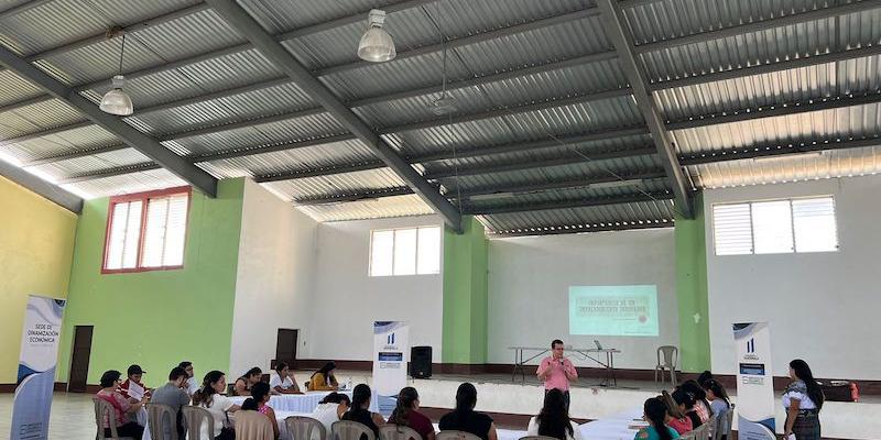 Emprendedores reciben capacitación sobre emprendimiento en Baja Verapaz
