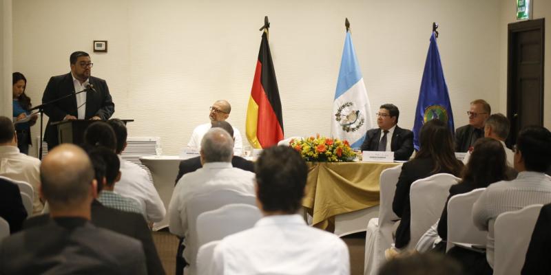 Presentan el proyecto: aprovechamiento del calor geotérmico para la deshidratación de alimentos en Mesón San Michkael, Amatitlán, Guatemala