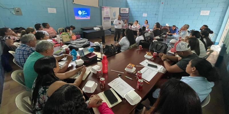 Emprendedores reciben taller dando a conocer el programa Sello Blanco