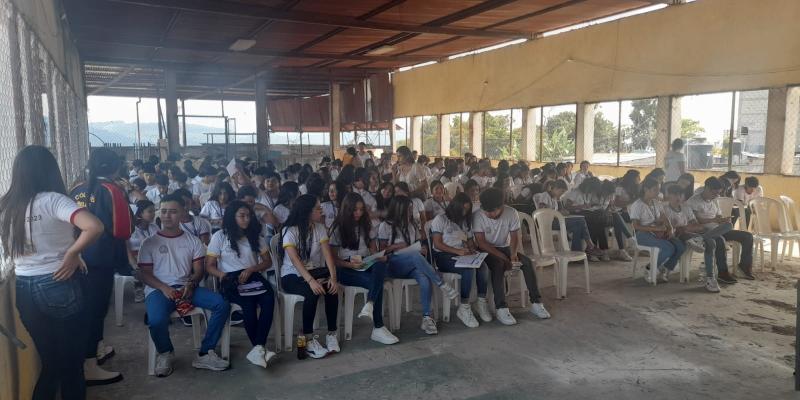 Educación ambiental con énfasis en cambio climático llega a estudiantes de Santa Rosa