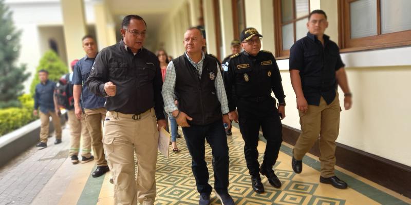 Más de 14 mil policías serán beneficiados con el servicio de alimentación