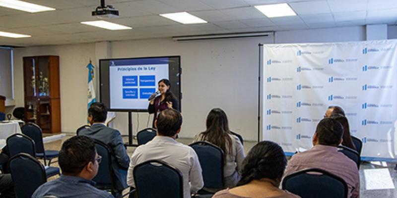 La capacitación fue impartida al personal de la ONSEC