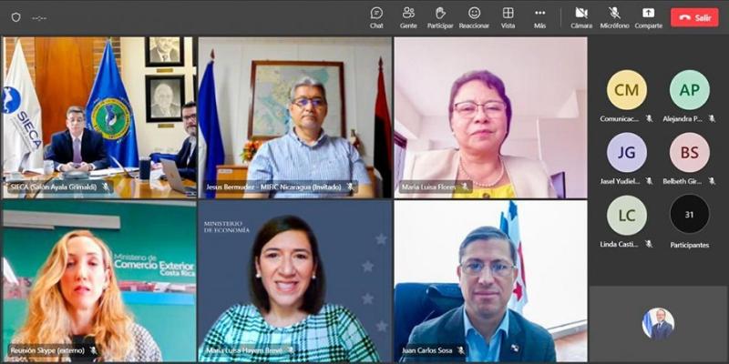 Ministros de economía durante la reunión.