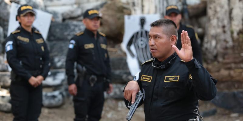 Más de 18 mil policías refuerzan sus habilidades en armamento y tiro
