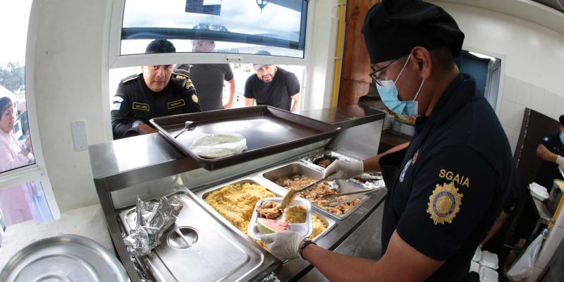 Nuevos comedores mejoran la economía de los policías