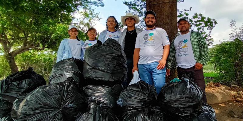 MARN y Líderes Ambientales eliminan vertedero ilegal en Jutiapa
