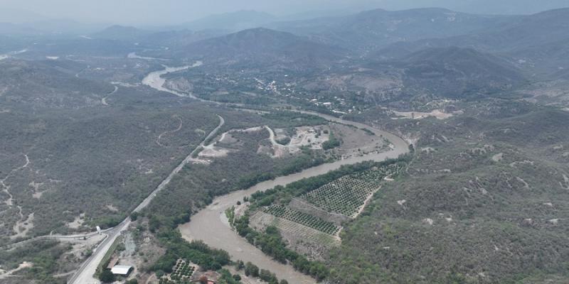 Nueva barda de retención de desechos del MARN evita que contaminación llegue al río Motagua