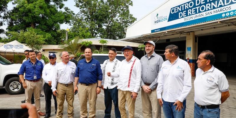 Canciller Mario Búcaro y delegación de EE. UU. efectúan recorrido por centros de recepción de retornados en Guatemala 