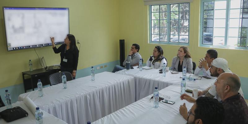 Expertos y autoridades revisan el avance del proyecto