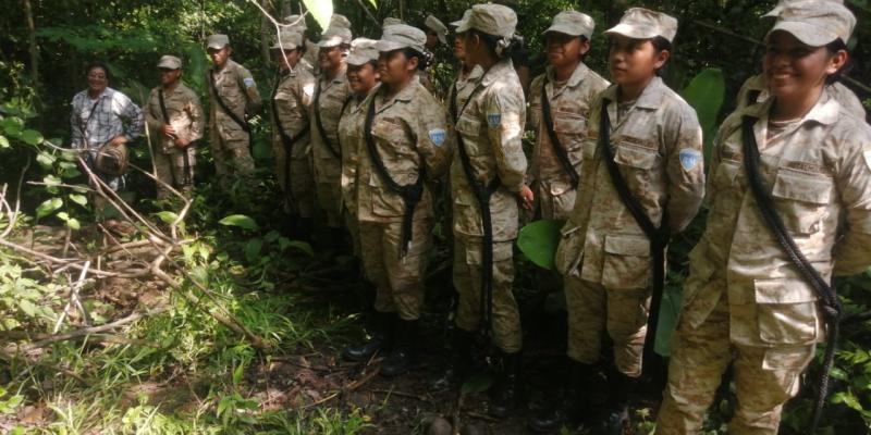 Retalhuleu celebra al medioambiente reforestando