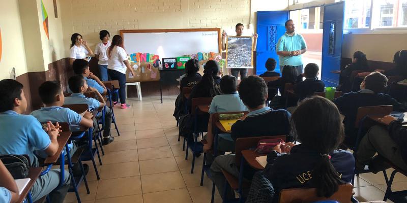 Escolares de Jalapa aprenden a clasificar y separar desechos con el Reglamento 164-2021