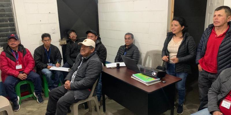 Comunitarios de Esquipulas Palo Gordo aprenden sobre cambio climático y buenas prácticas ambientales