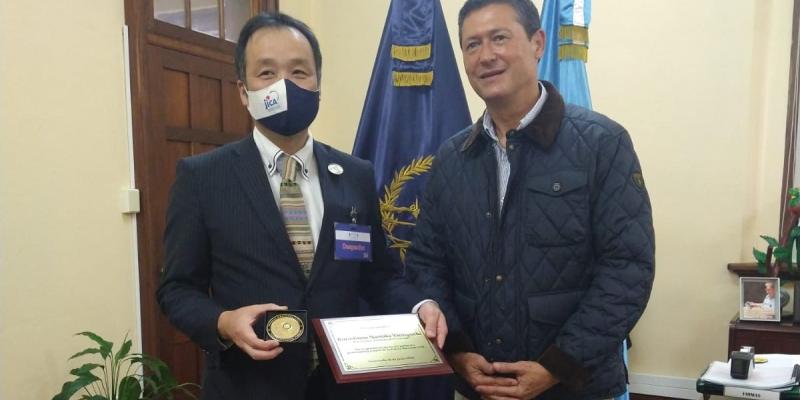 Representante de la Agencia de Cooperación Internacional de Japón se despide de Guatemala