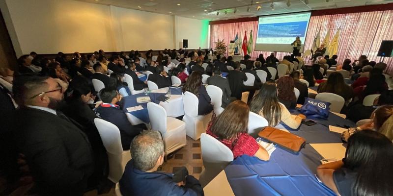 Salón en donde se lleva a cabo el encuentro, en Sololá.