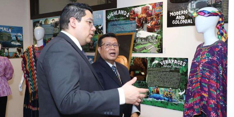 Embajada de Guatemala en India organiza exposición fotográfica de Tak'alik Ab'aj 