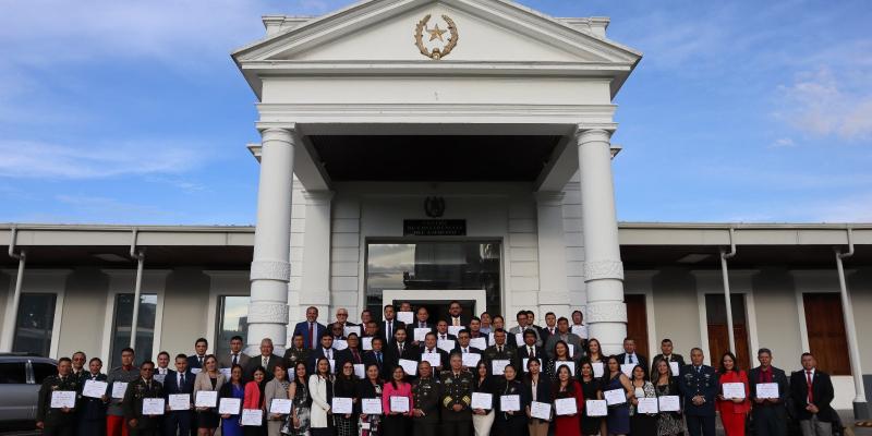 Ministerio de la Defensa Nacional concluyó diplomado sobre defensa y protección ambiental.