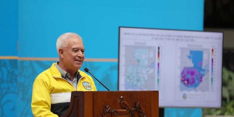 Cesar George, meteorólogo