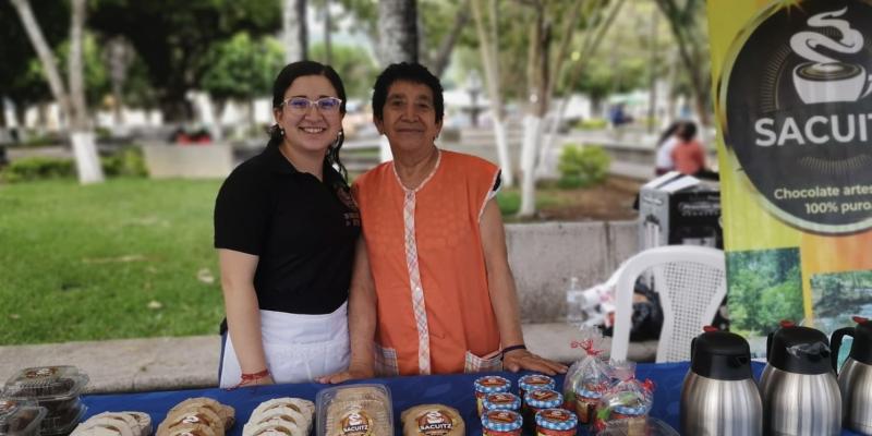 Emprendedores exponen sus productos en Jalapa