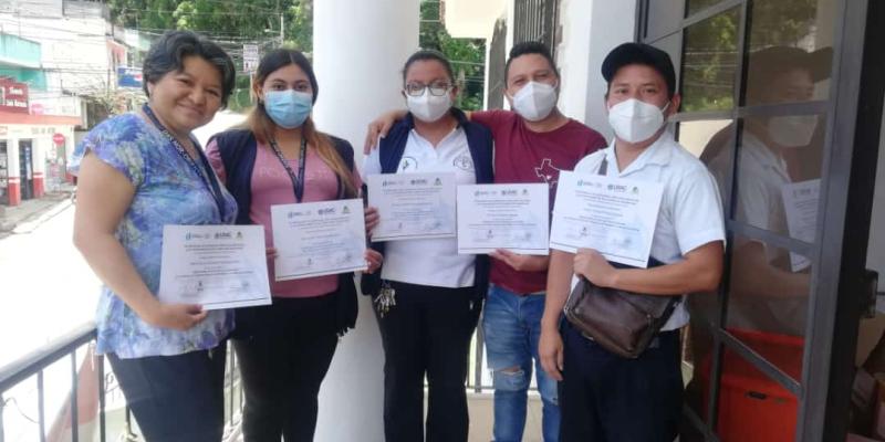 Personal de salud de San Pedro Ayampuc es certificado con Diplomado de Educación Ambiental