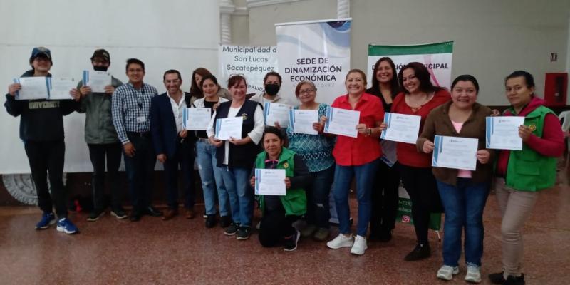 Emprendedores de Sacatepequez reciben reconocimiento por capacitación en emprendimiento