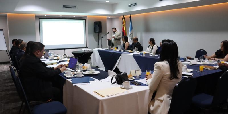 Mujeres son las más beneficiadas en Proyecto Canje de Deuda