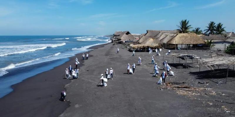 Jornadas de limpieza y reforestación mejoran el medioambiente de Escuintla