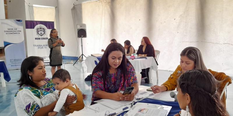 Mujeres emprendedoras de Alta Verapaz fueron parte de la clausura de Emprendedora Chispuda