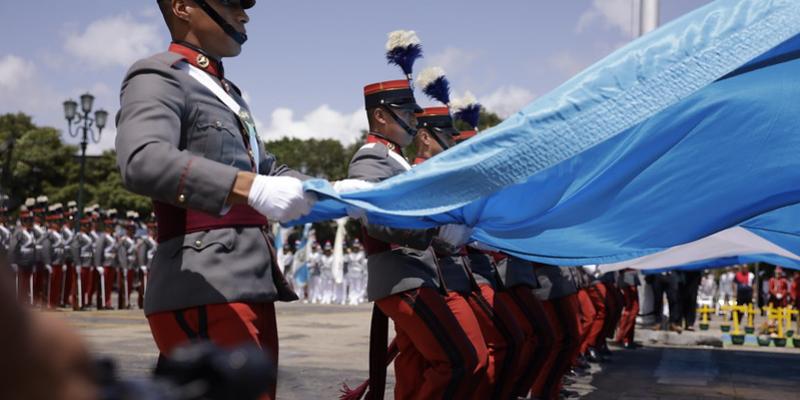 Izada de la bandera nacional