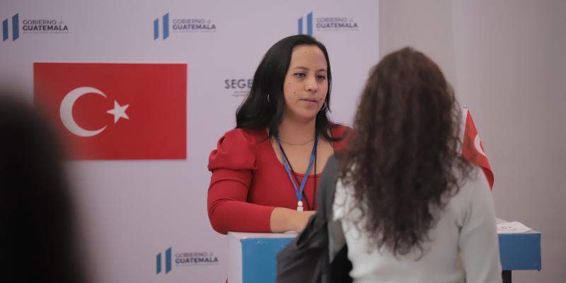 Cooperantes internacionales y nacionales dan detalles sobre oferta académica.