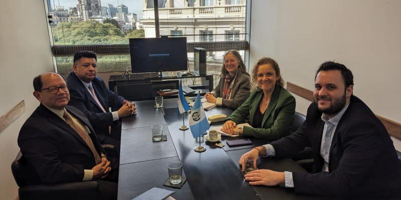 Guatemala y Argentina abordan oportunidades comerciales, turísticas y de cooperación 