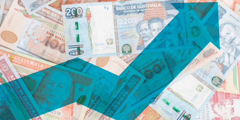 Billetes de Quetzal en diversas denominaciones