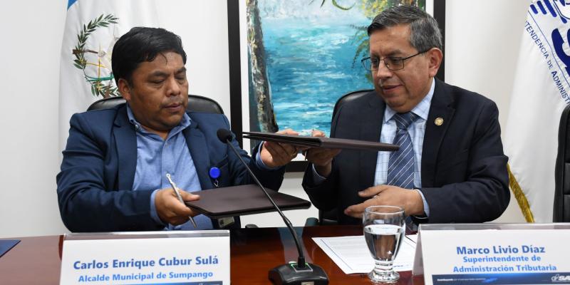 SAT y Municipalidad de Sumpango, Sacatepéquez firman convenio 
